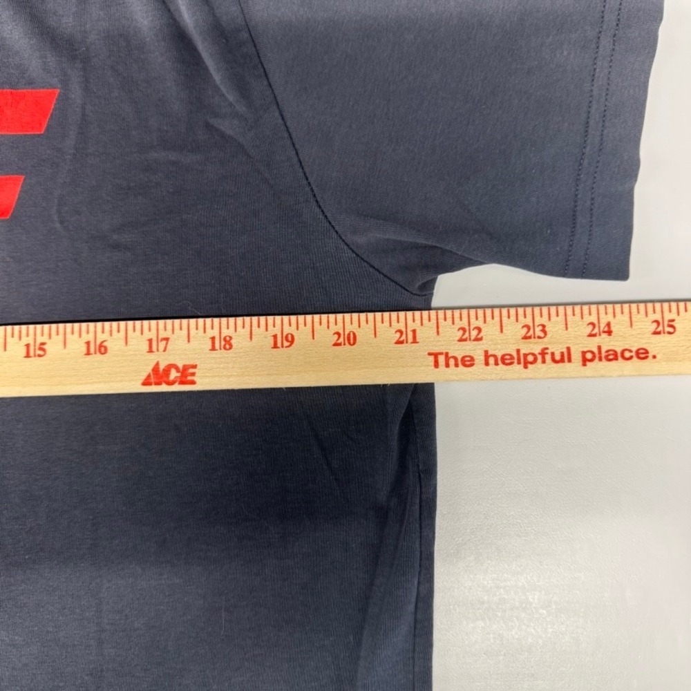 Nike Dri-FIT Mens Graphic T-Shirt Large Grey Red Logo Short Sleeve Athletic Tee - Picture 5 of 7